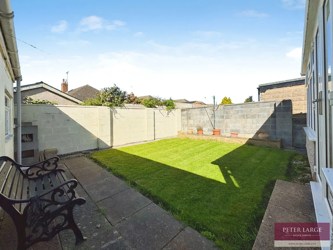 Viola Avenue, Rhyl, Denbighshire, LL18 2NE, photo 2