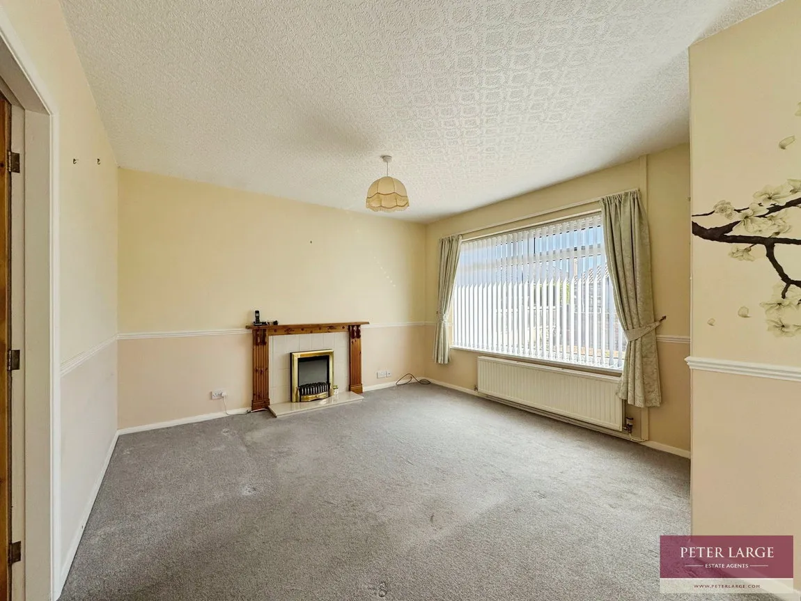 Viola Avenue, Rhyl, Denbighshire, LL18 2NE, photo 3