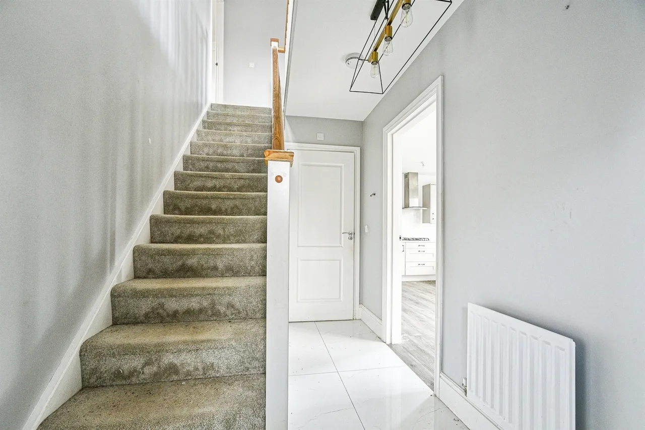 Crofton Road, Coate, Swindon, photo 8