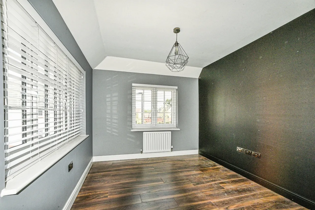 Crofton Road, Coate, Swindon, photo 11