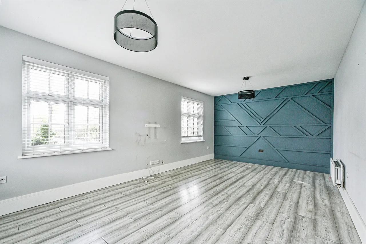 Crofton Road, Coate, Swindon, photo 2