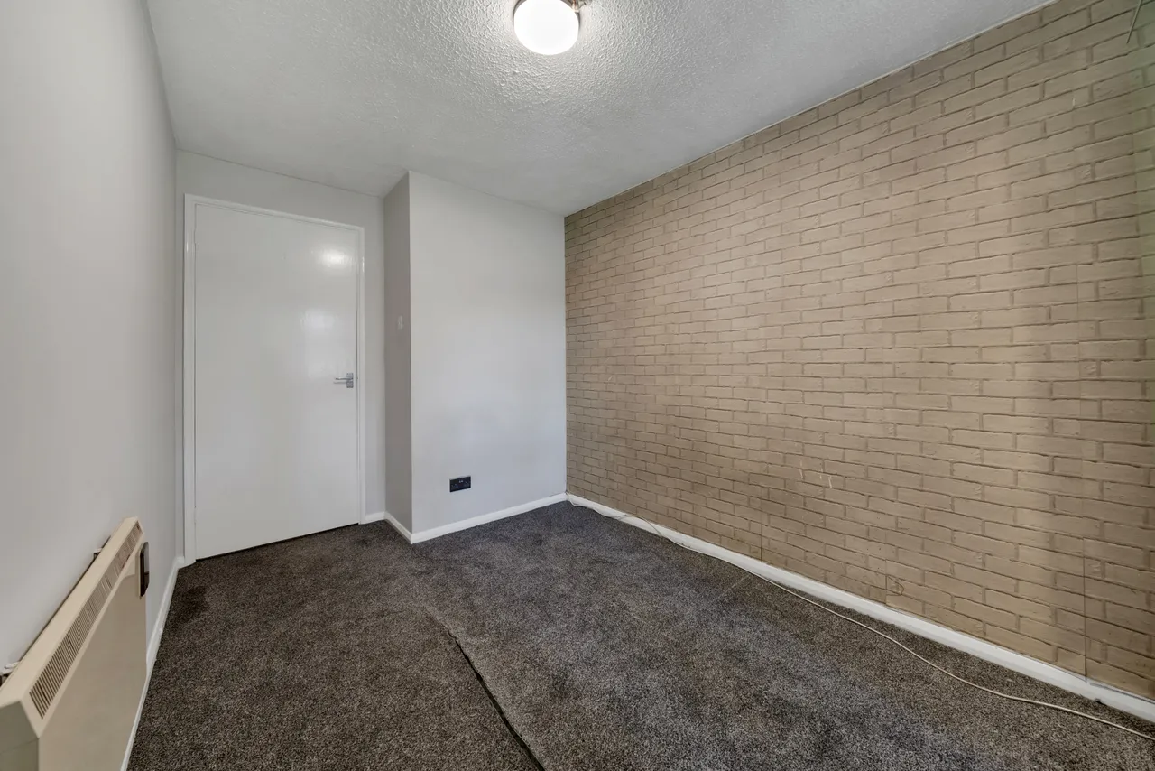 Ground Floor Flat, 22 Orchid Close, Romford, Essex, RM4 1DF, photo 8