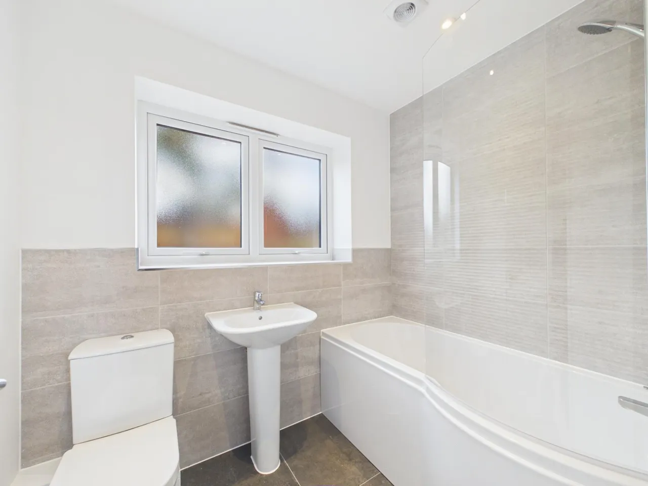 Mable Close, Melton Mowbray, LE13, photo 10