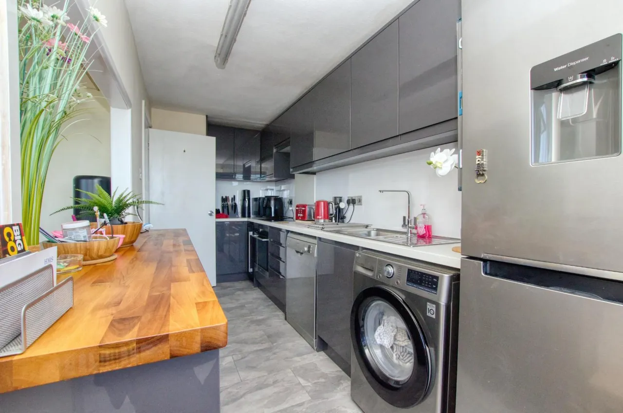 Bassett Avenue, Bassett, Southampton, SO16 7FB, photo 6