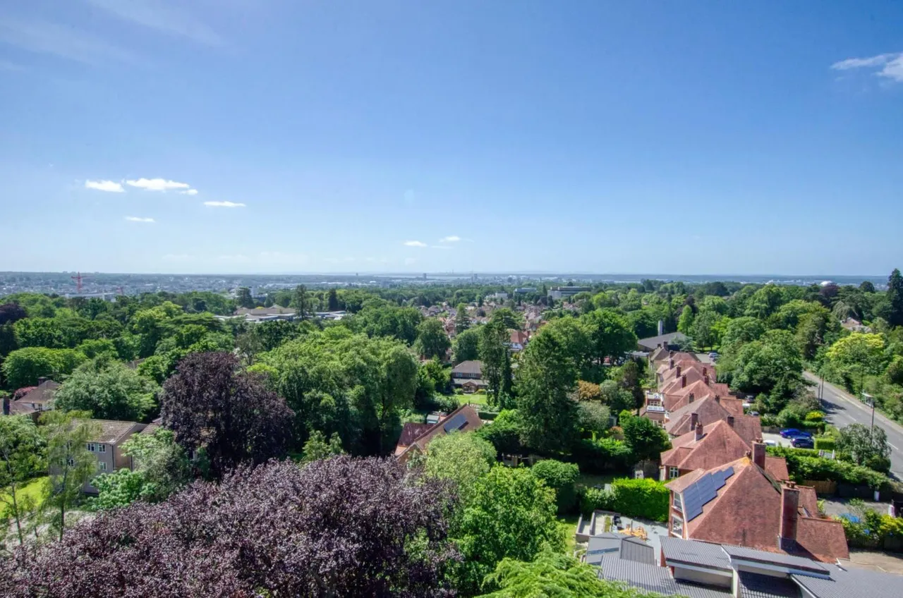 Bassett Avenue, Bassett, Southampton, SO16 7FB, photo 12