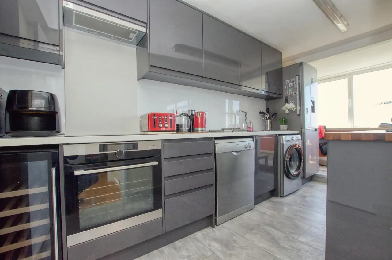 Bassett Avenue, Bassett, Southampton, SO16 7FB, photo 4