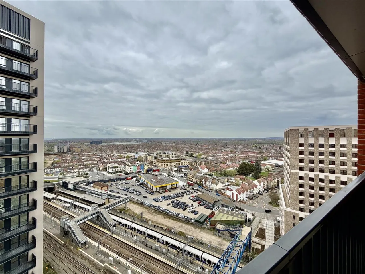 Healum Avenue, Southall, UB2, photo 9