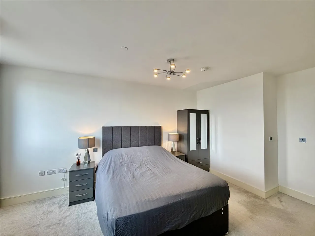 Healum Avenue, Southall, UB2, photo 5