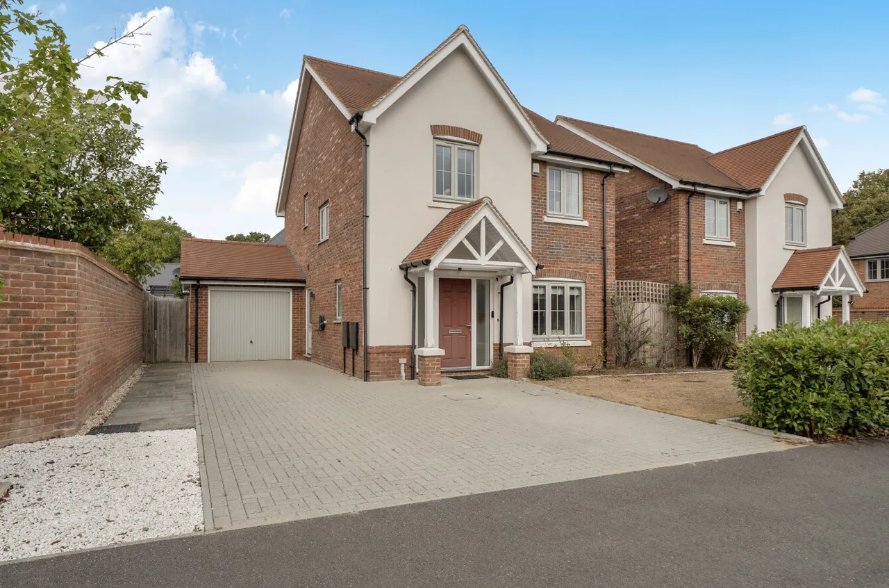 4 bed house for sale — St. Legers Way, Riseley, Reading, Hampshire, RG7 1GH