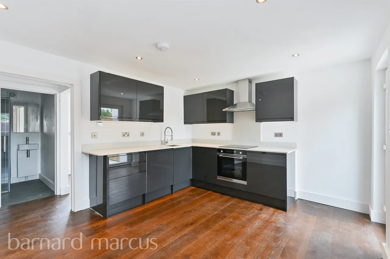 Barnlea Close, Hanworth, photo 5