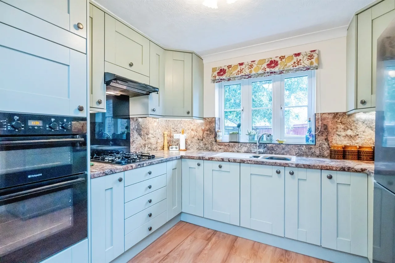 Brooks End, Bognor Regis, PO21, photo 12