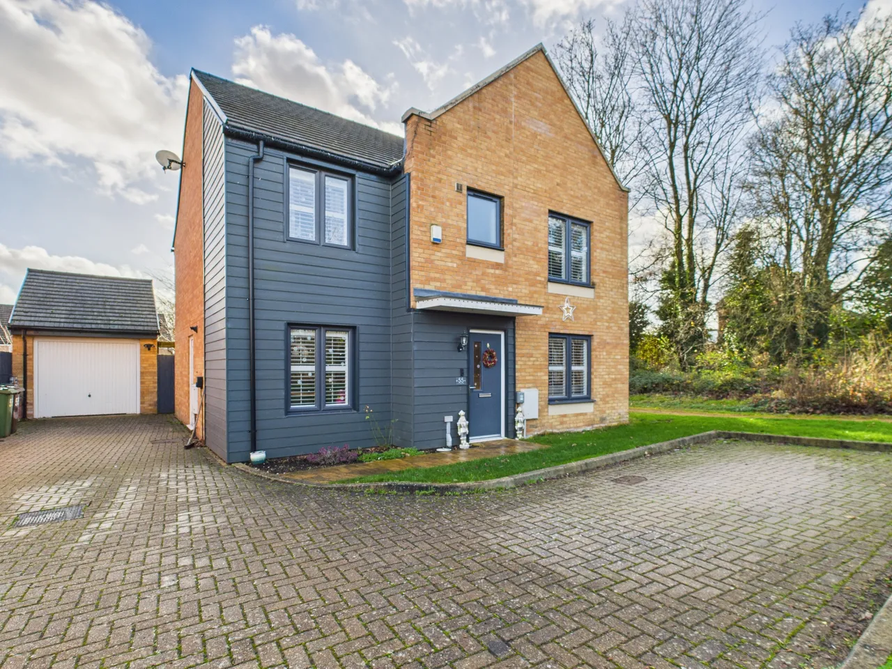 5 bed house for sale — St Cross Road, Basingstoke, RG24