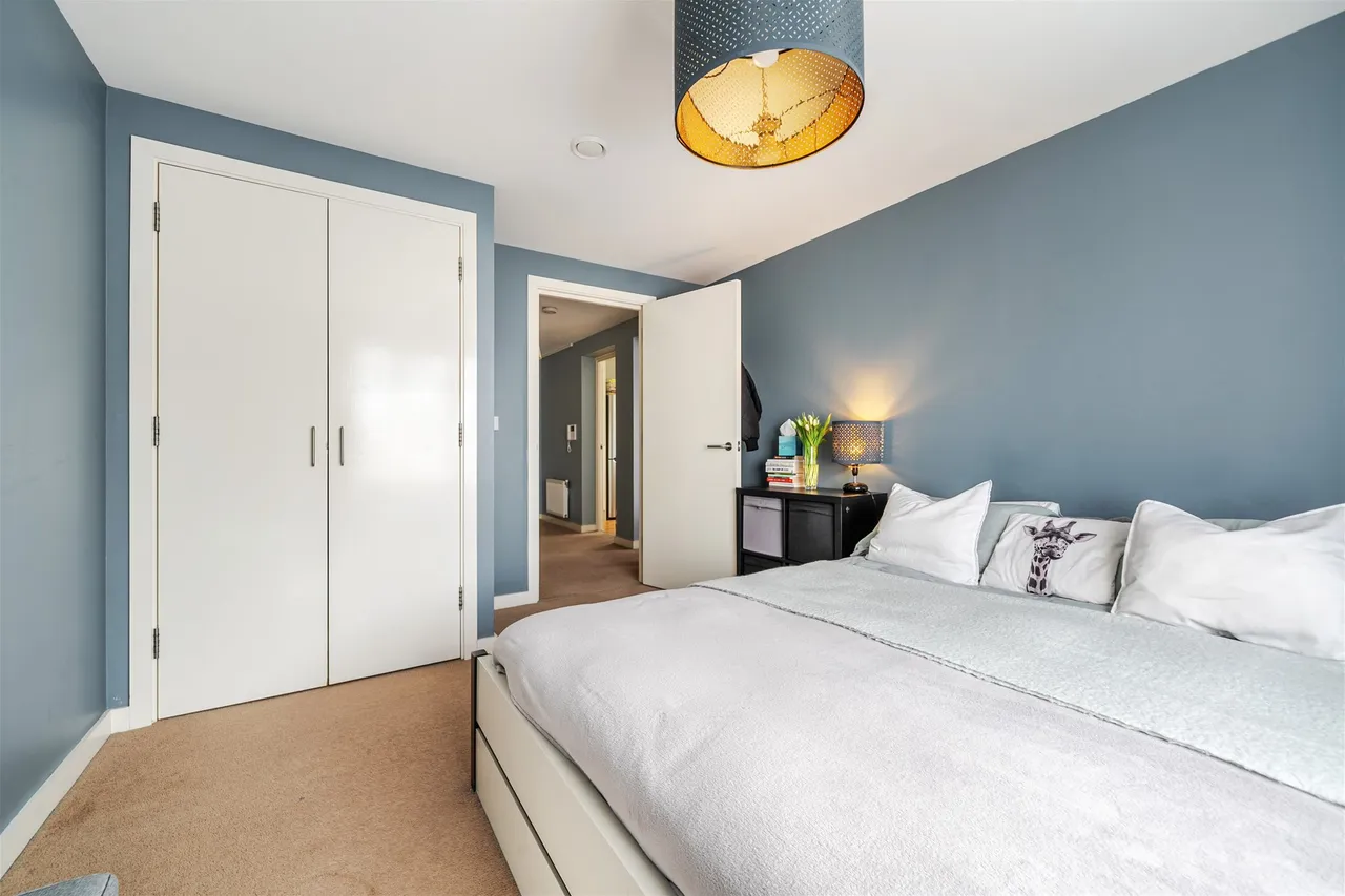 SERPENTINE CLOSE, Romford, Essex RM6 4EY, photo 9