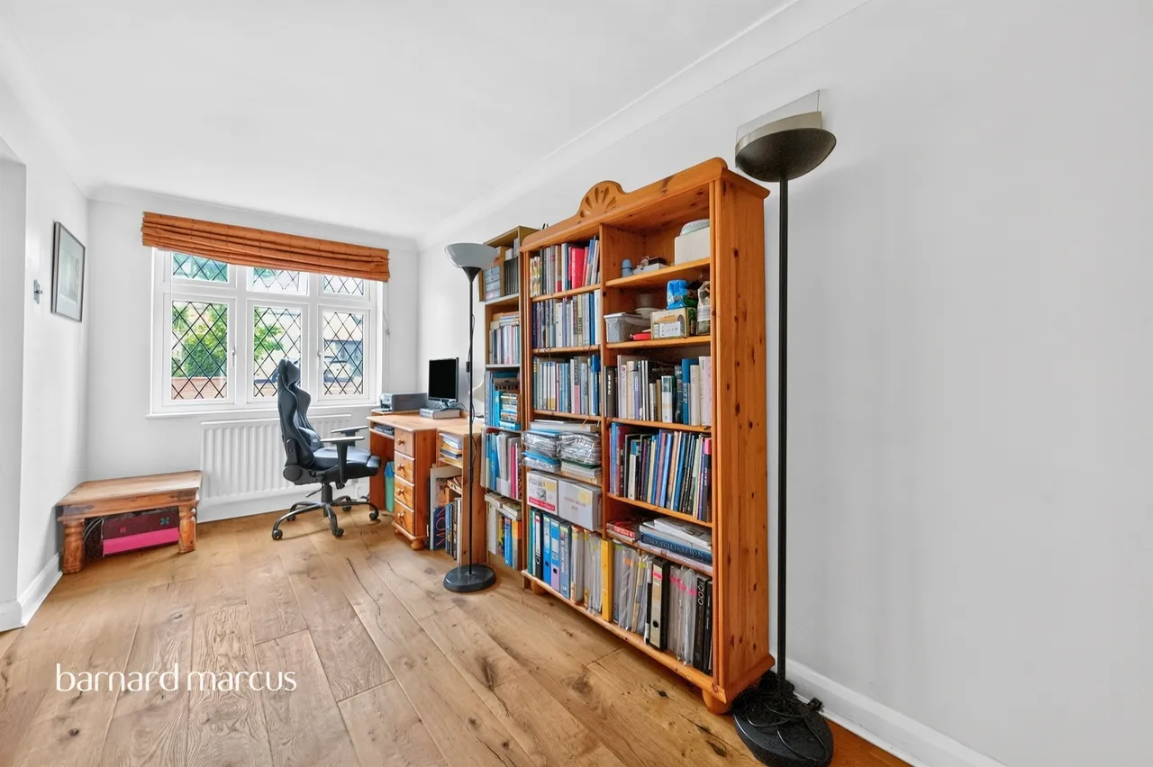 Leyfield, Worcester Park, photo 10
