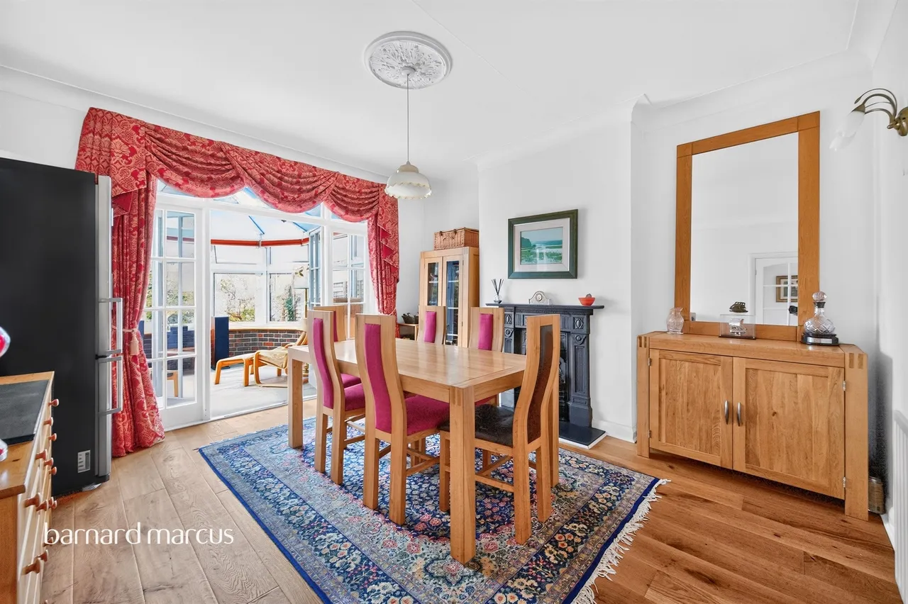 Leyfield, Worcester Park, photo 8