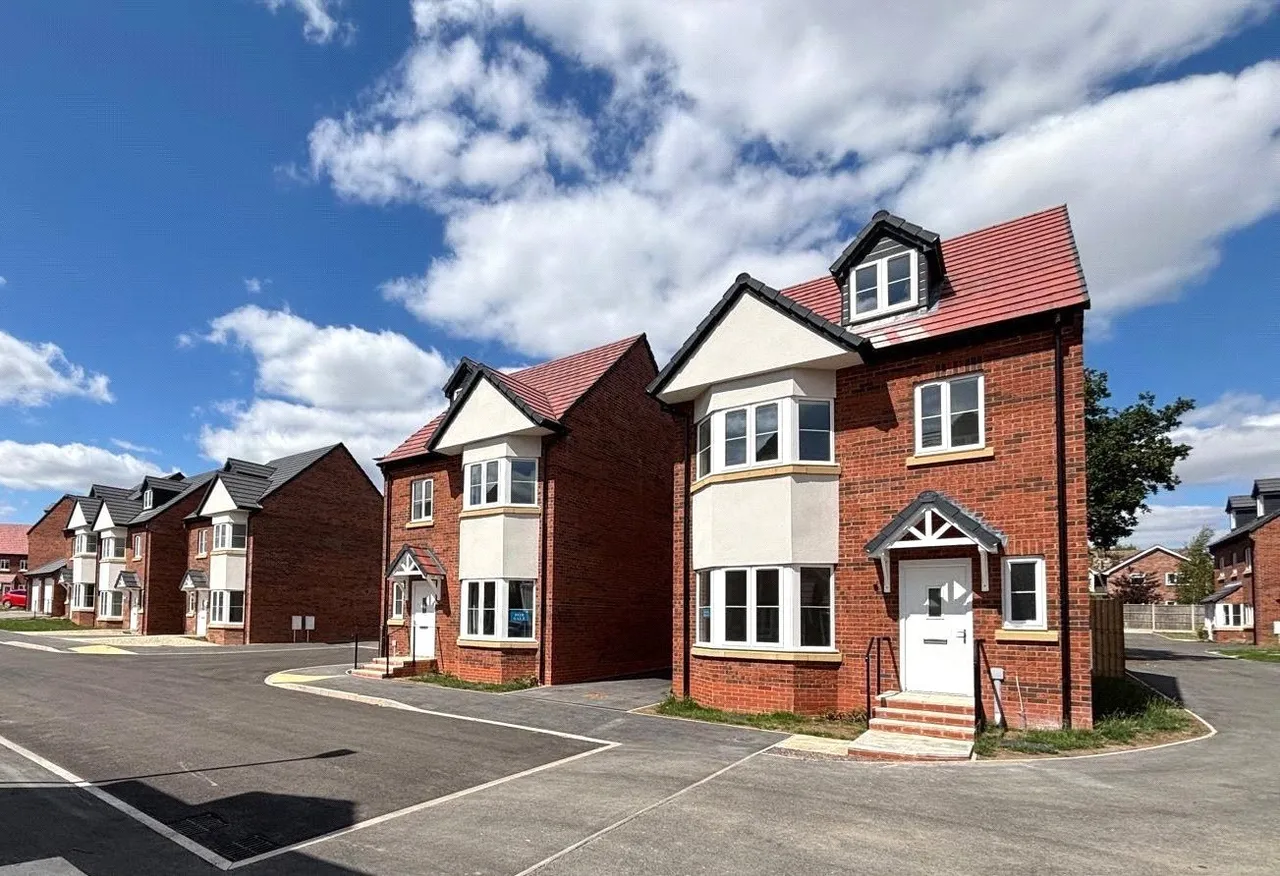 4 bed house for sale — 9 Springview Fields, Gloucestershire, GL20 8JX