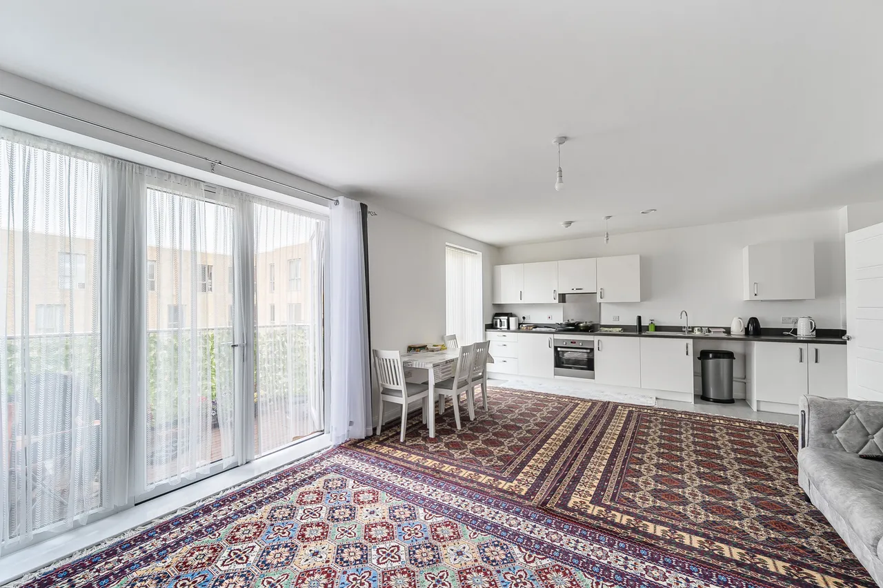 Flat 7, 9 Trobridge Parade, London, photo 4