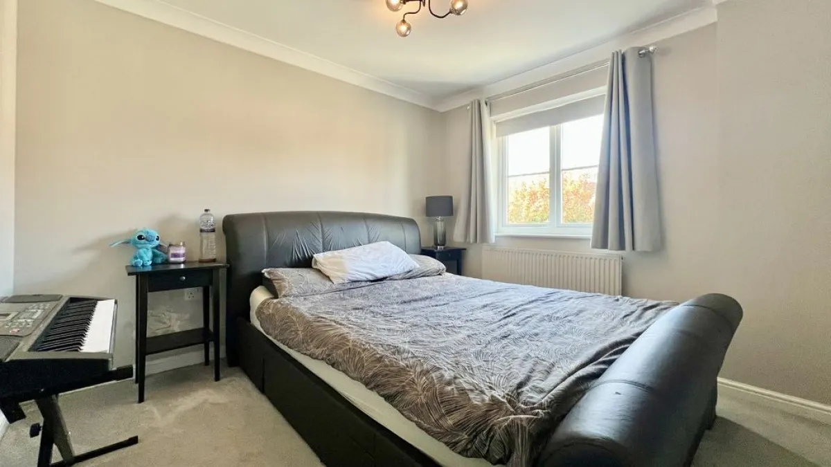 Fieldfare Close, Bottesford, photo 16
