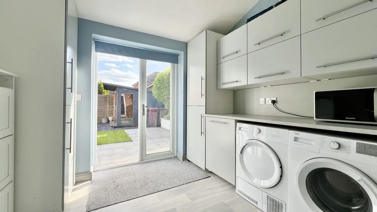 Fieldfare Close, Bottesford, photo 11