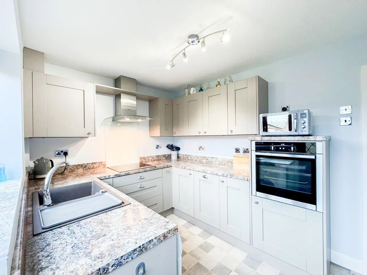 Woodhill Road, Brandlesholme, Bury BL8, photo 9