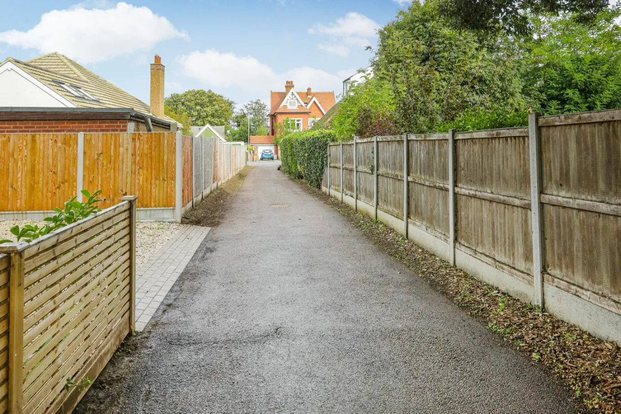Alpha Road, Birchington, CT7, photo 12