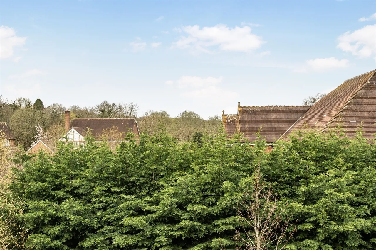 Crawley Down Road, Felbridge, RH19, photo 20