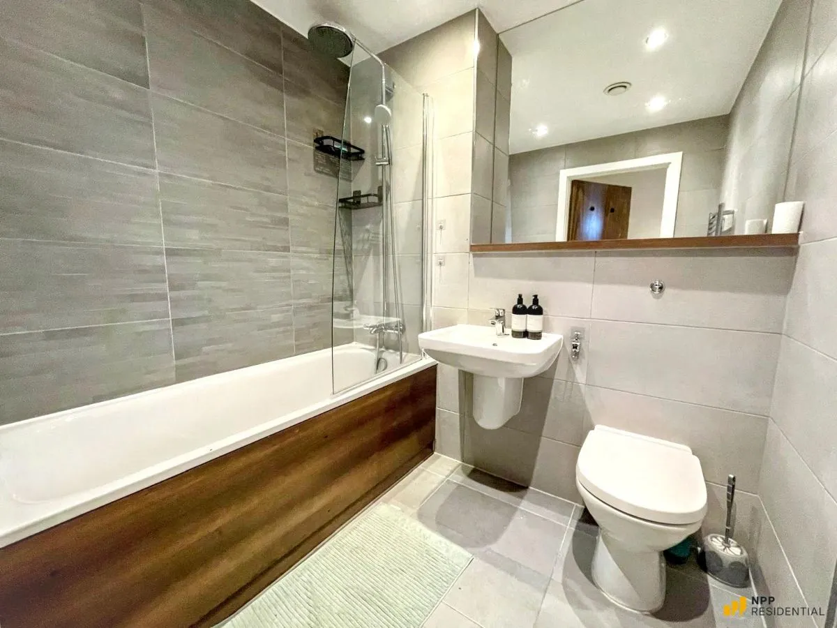 Ordsall Lane, Salford, Lancashire, M5 4XQ, photo 12