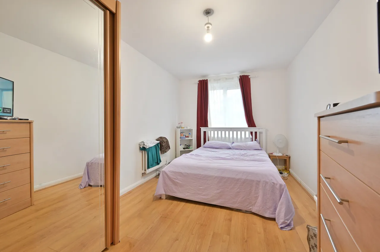 15 Royal Court, Queen Marys Avenue, Watford, photo 5