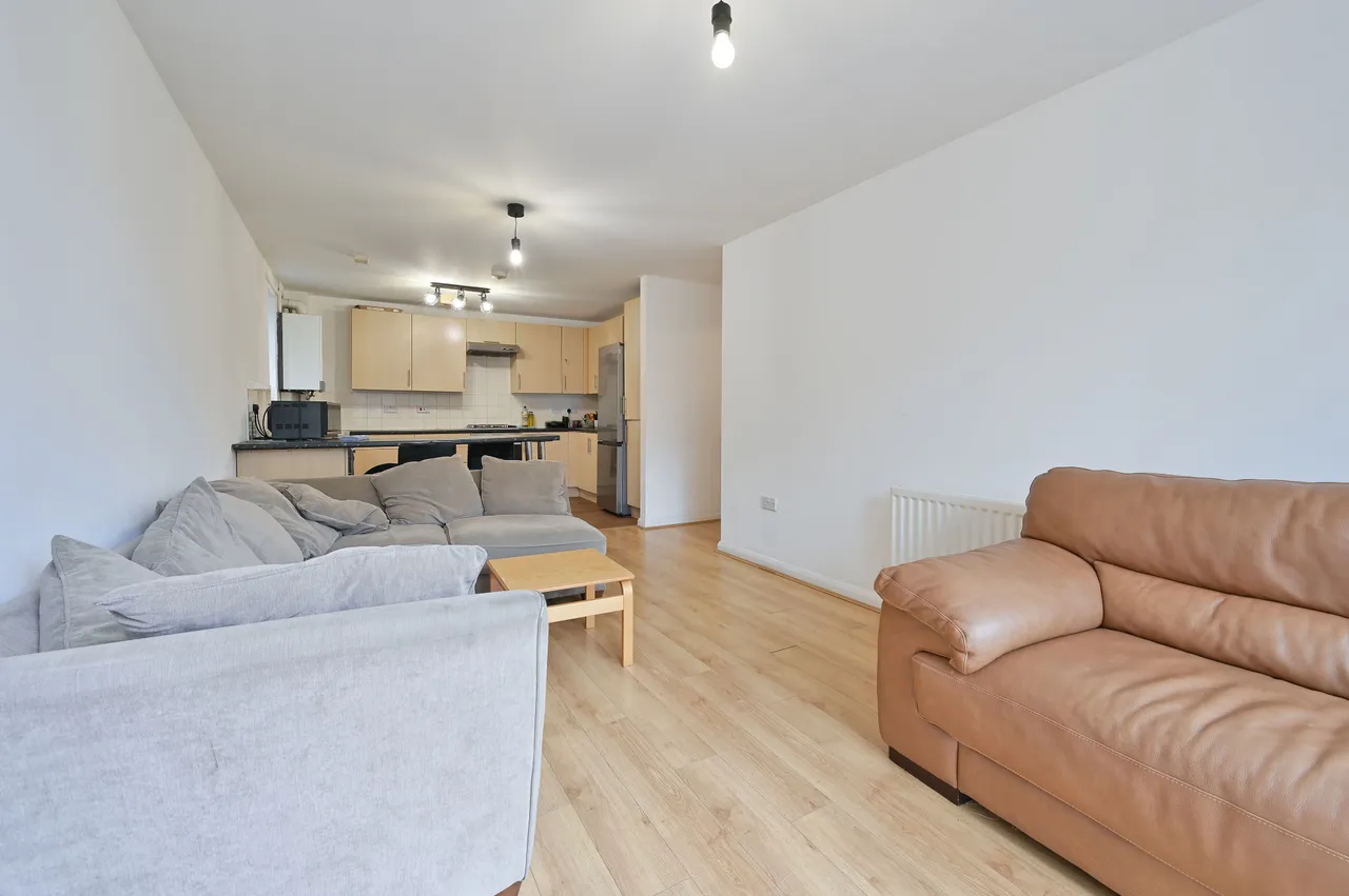 15 Royal Court, Queen Marys Avenue, Watford, photo 8