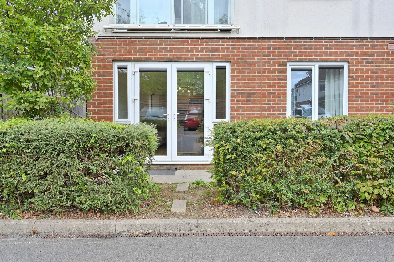 15 Royal Court, Queen Marys Avenue, Watford, photo 11