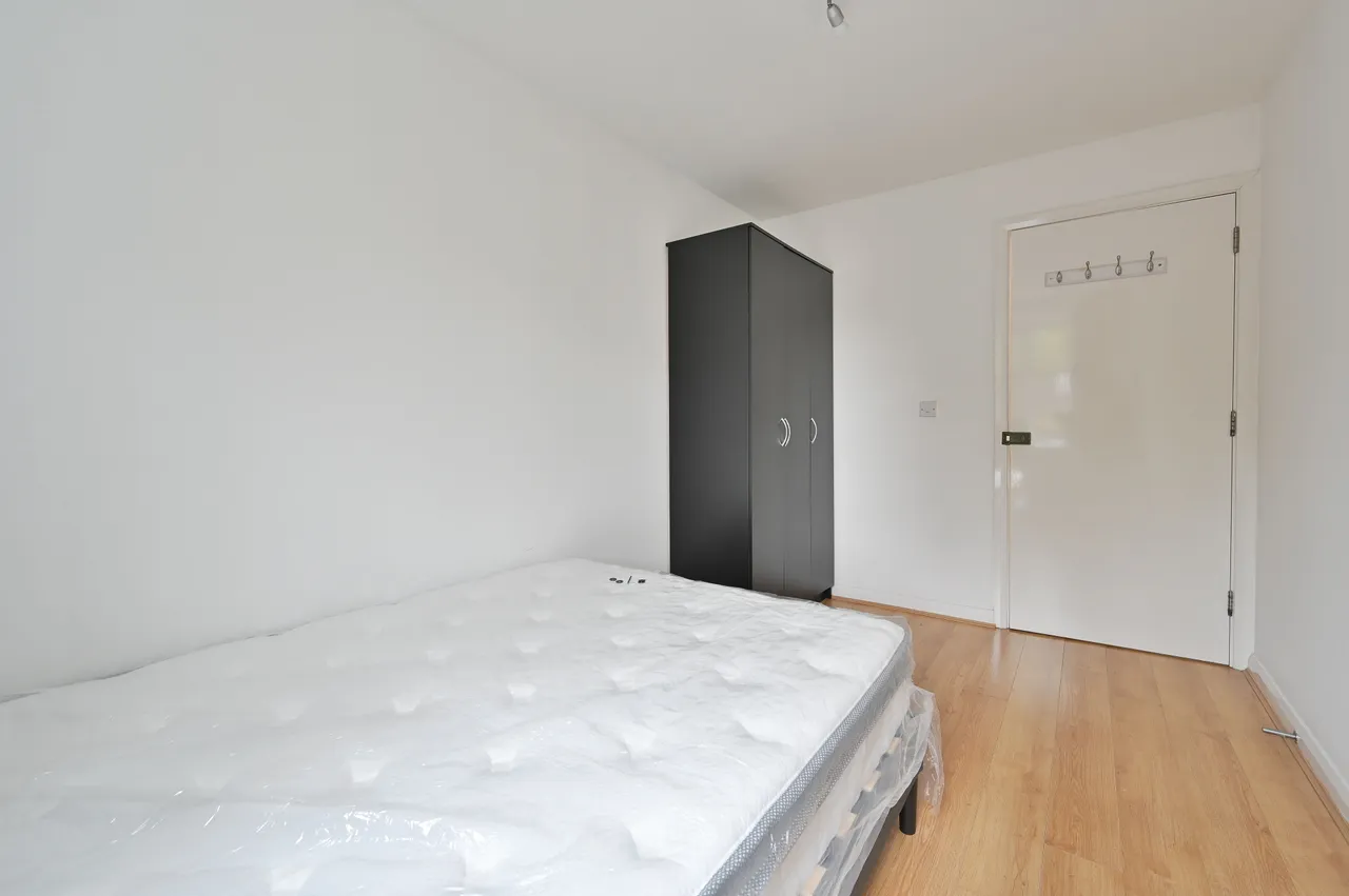 15 Royal Court, Queen Marys Avenue, Watford, photo 6