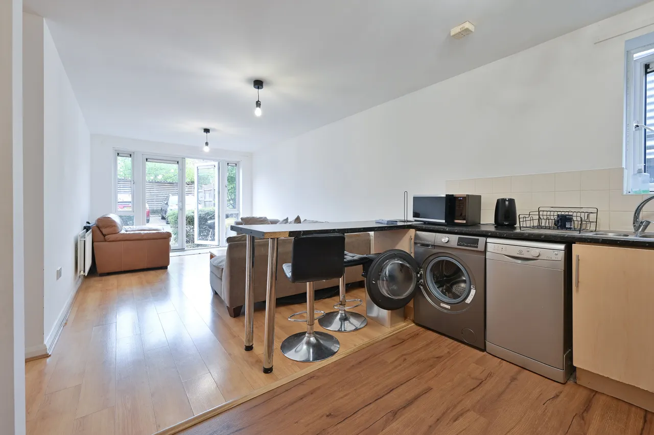 15 Royal Court, Queen Marys Avenue, Watford, photo 4