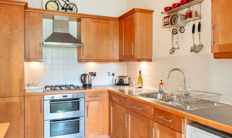 Horton Crescent, Epsom, KT19, photo 4