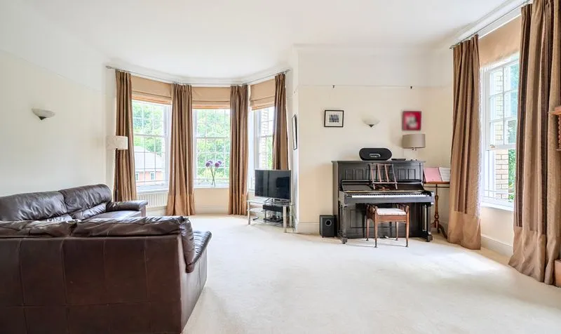 Horton Crescent, Epsom, KT19, photo 7
