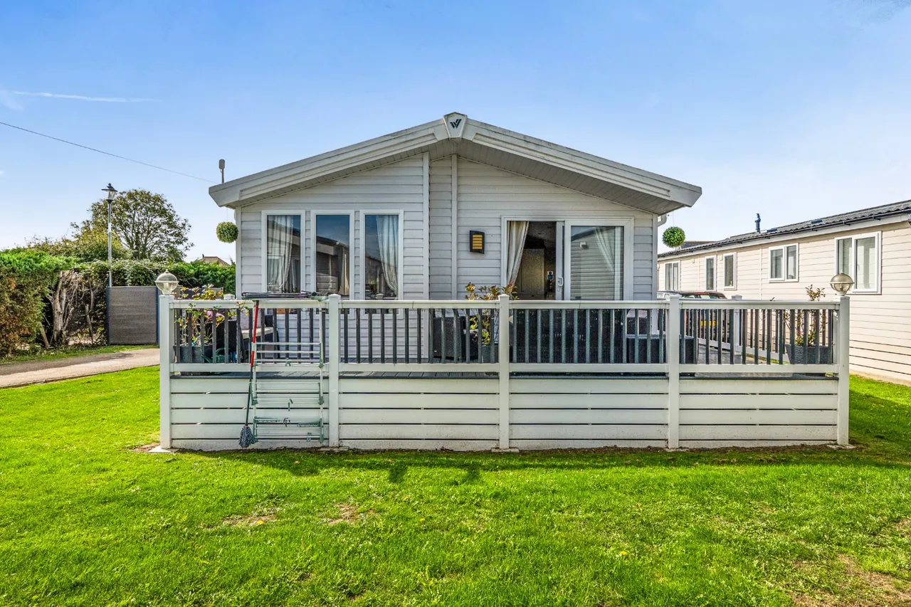 2 bed park home for sale, St. Johns Road, Whitstable, CT5