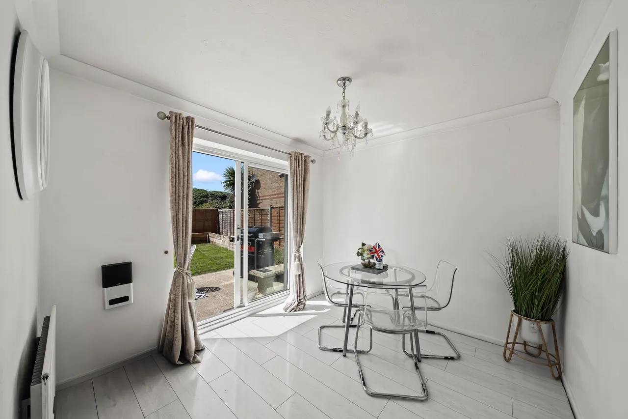 Cotswold Way, WORCESTER PARK, Surrey, Worcester Park, KT48LN, photo 3