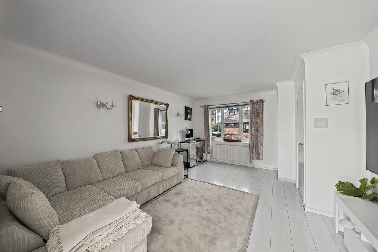 Cotswold Way, WORCESTER PARK, Surrey, Worcester Park, KT48LN, photo 2
