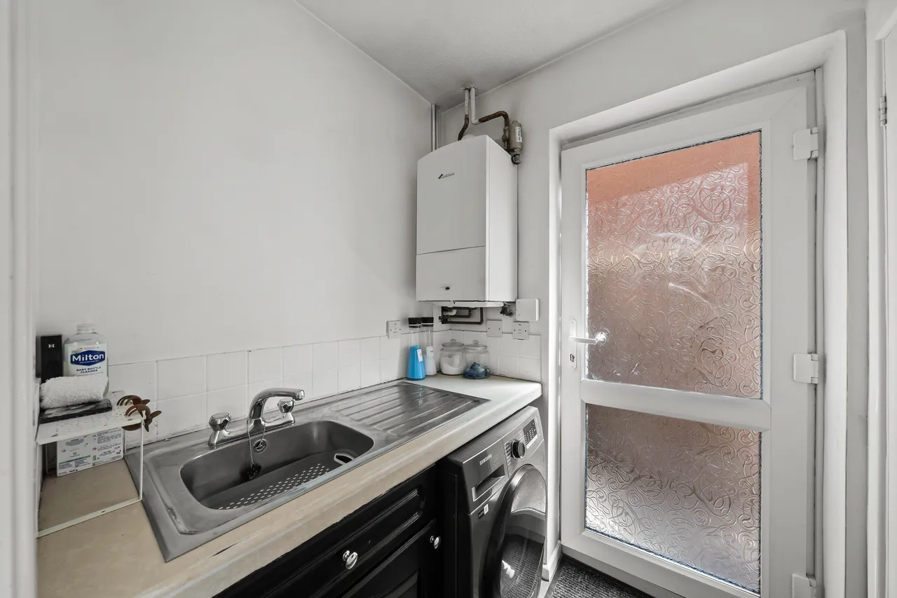Cotswold Way, WORCESTER PARK, Surrey, Worcester Park, KT48LN, photo 6