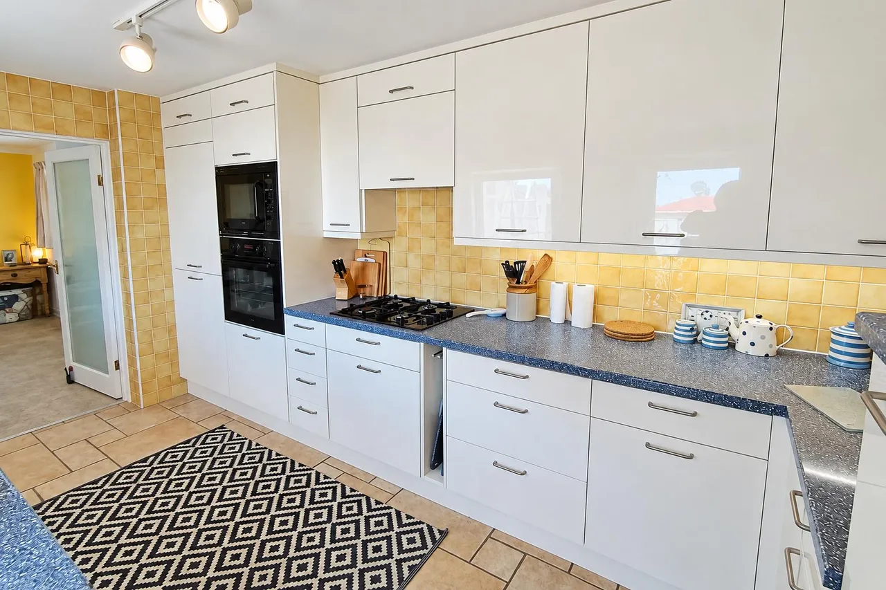 Lichfield Drive, Brixham, photo 11