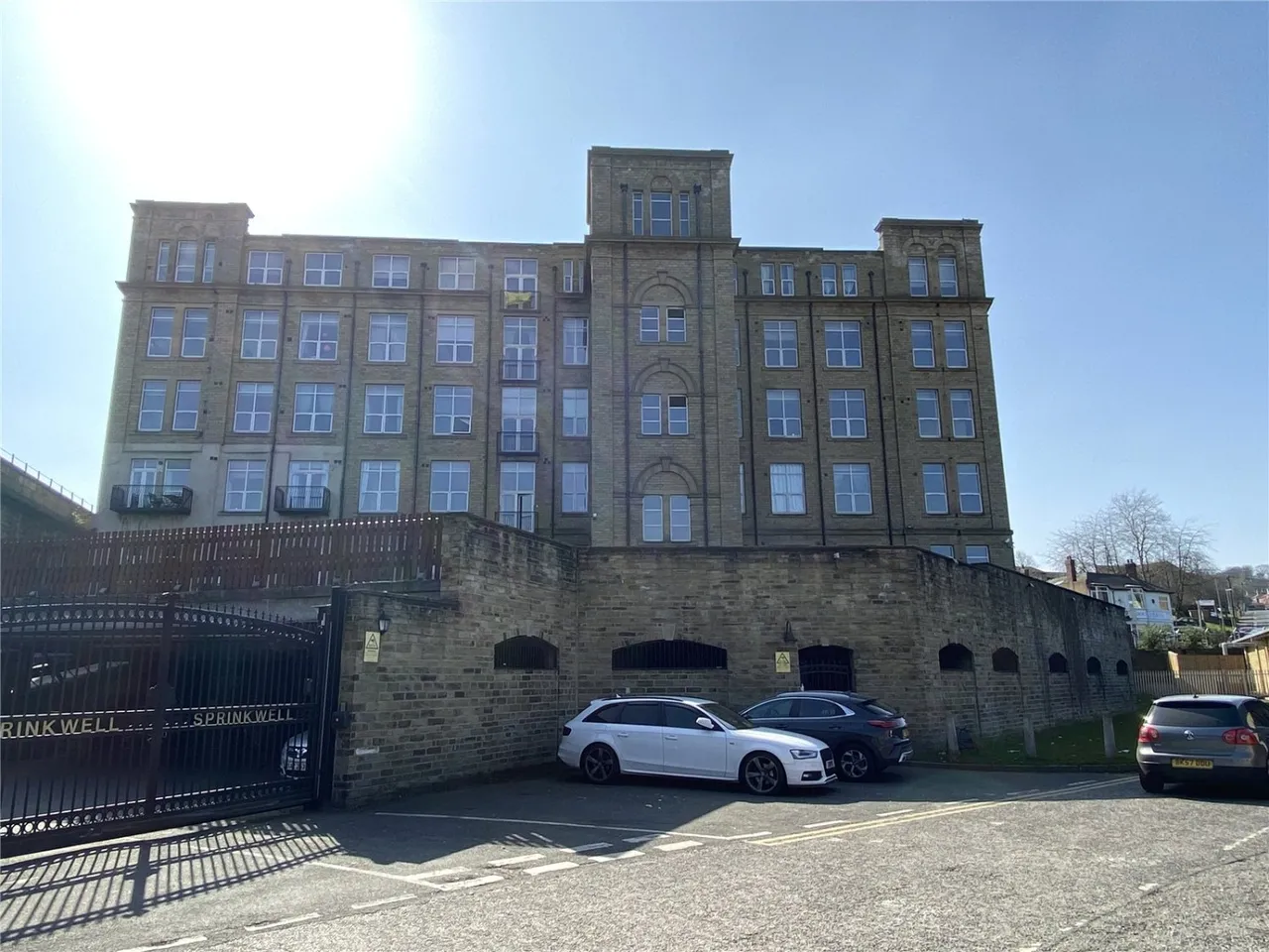 2 bed flat to rent, Sprinkwell Mills, Dewsbury, WF13