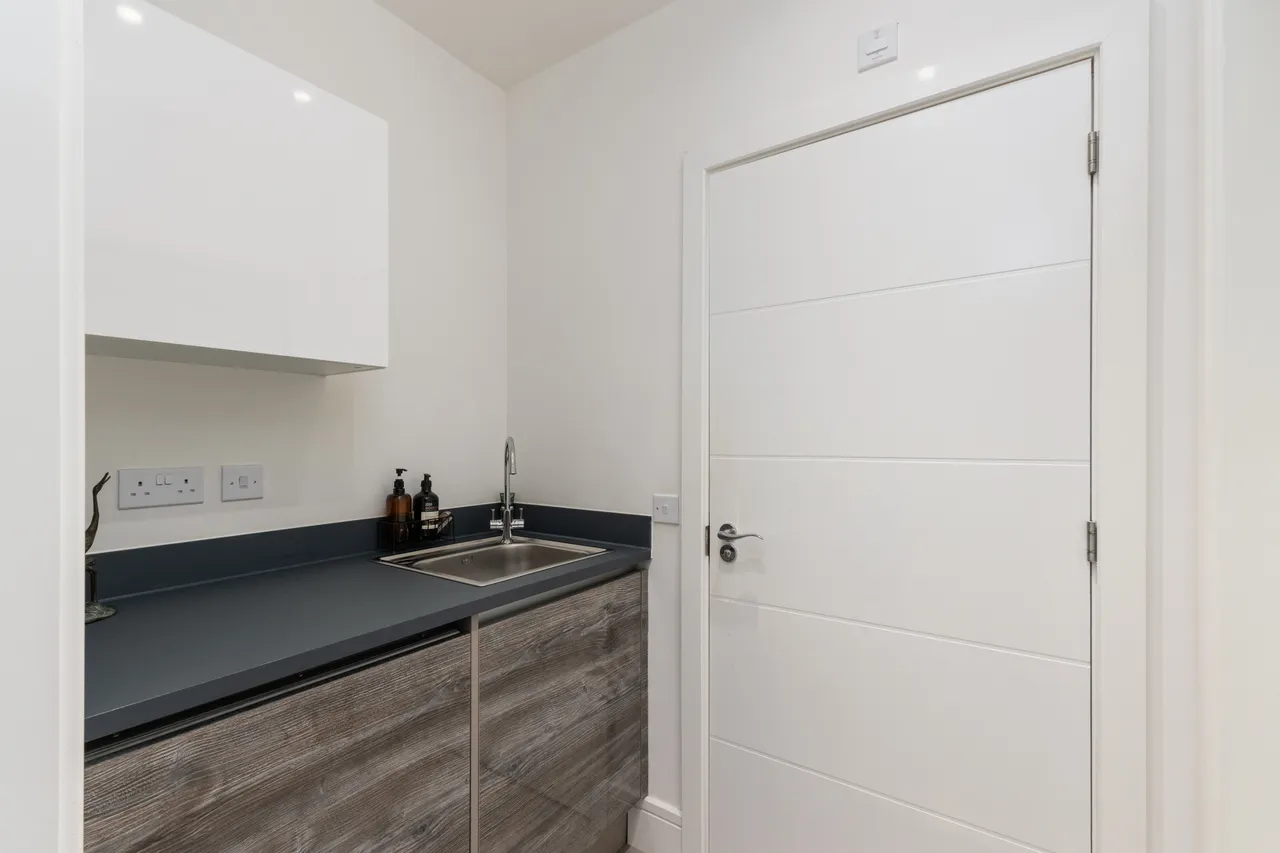 Shiel Hall Crescent, Rosewell, EH24, photo 15