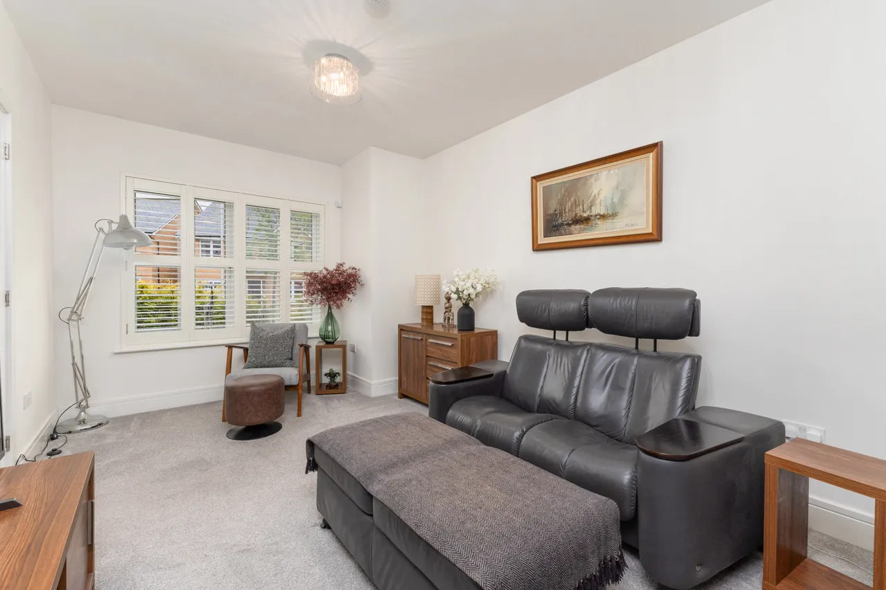 Shiel Hall Crescent, Rosewell, EH24, photo 5