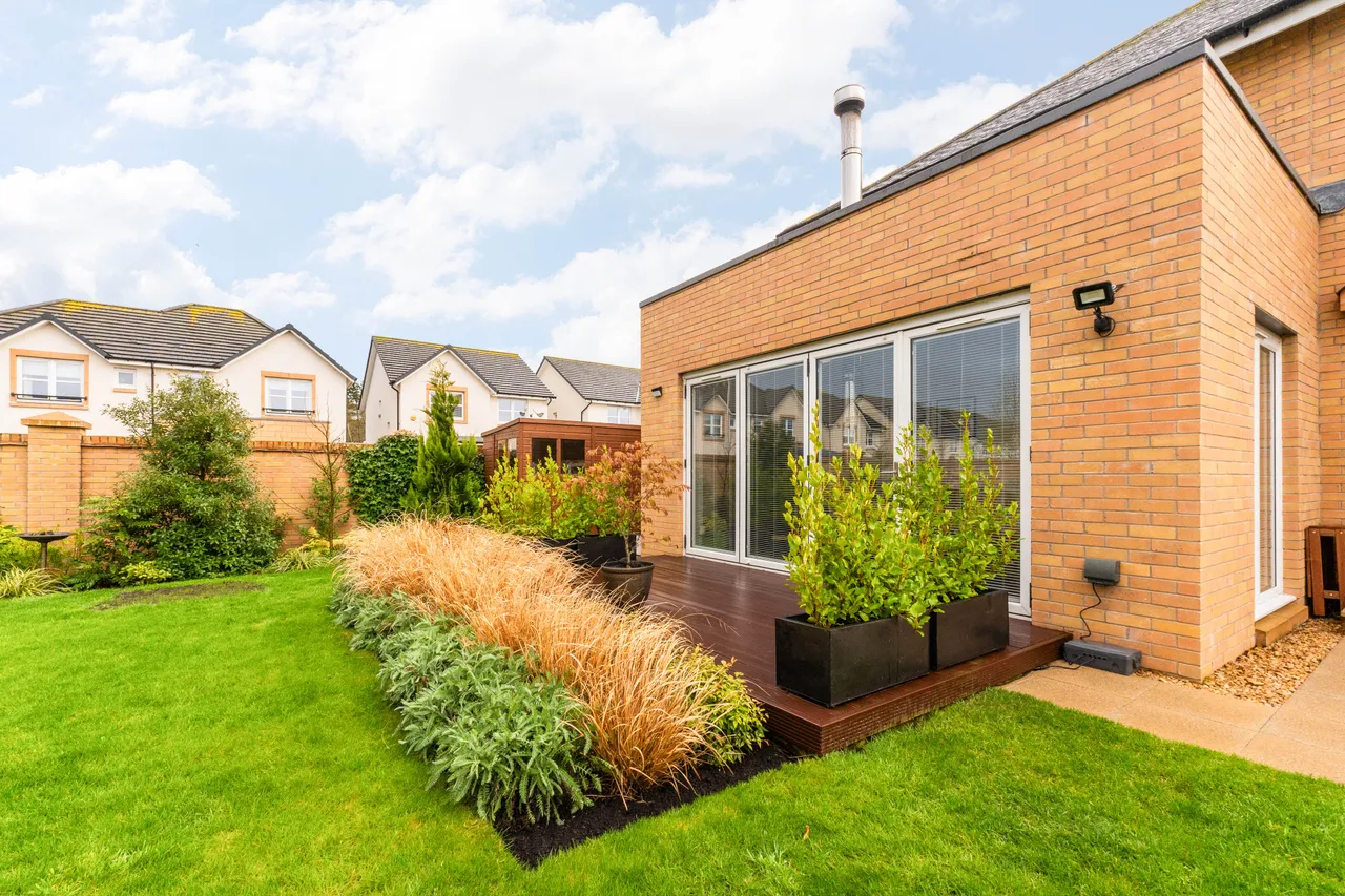 Shiel Hall Crescent, Rosewell, EH24, photo 33