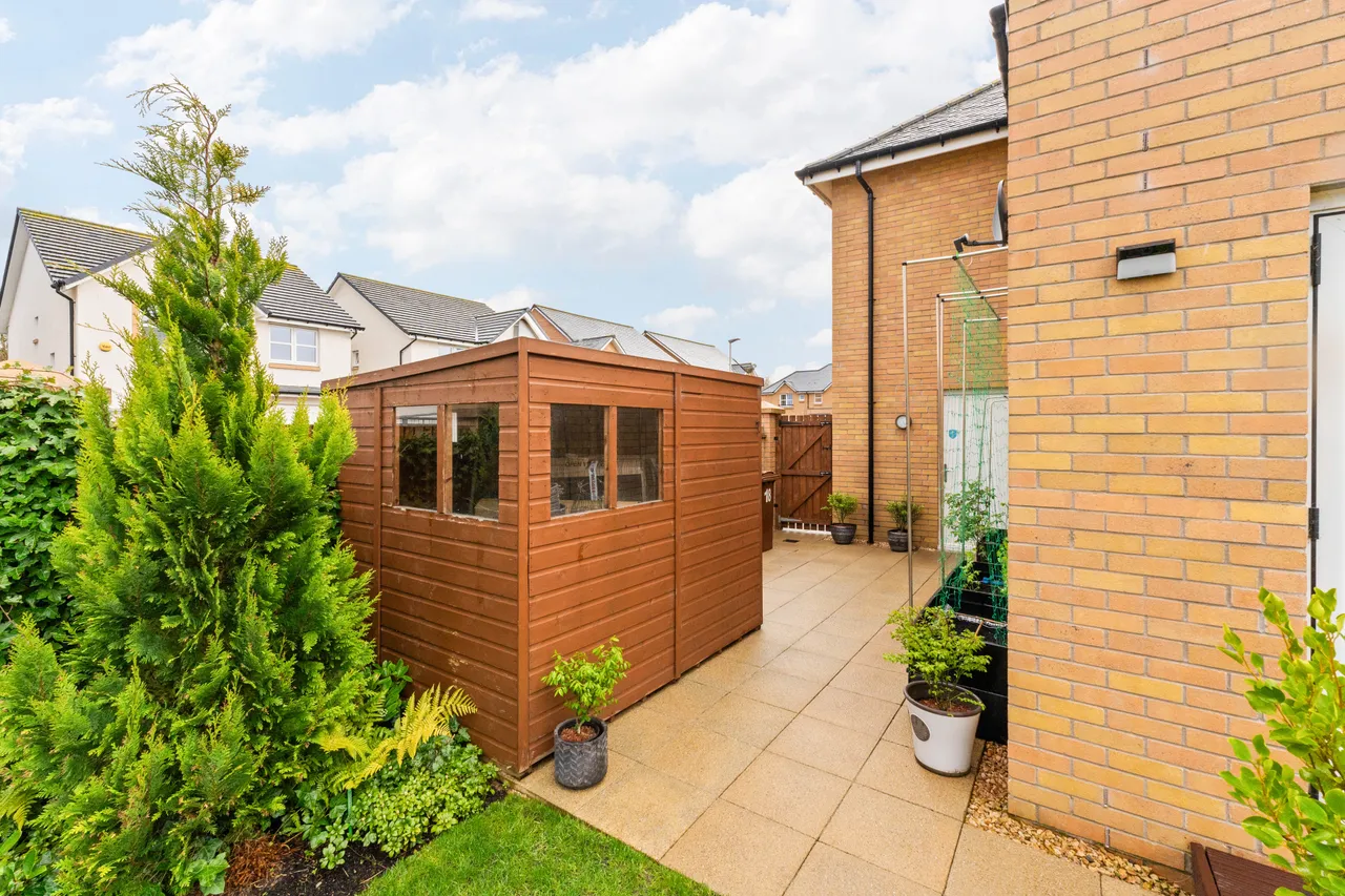 Shiel Hall Crescent, Rosewell, EH24, photo 32