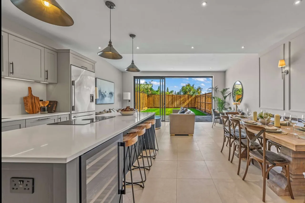 Udney Park Road, Teddington, TW11, photo 4