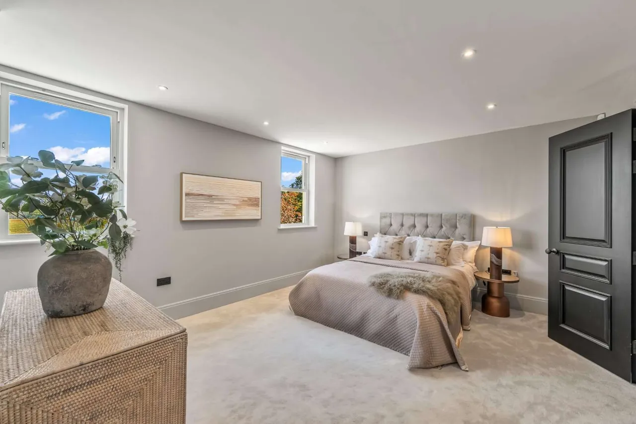 Udney Park Road, Teddington, TW11, photo 11