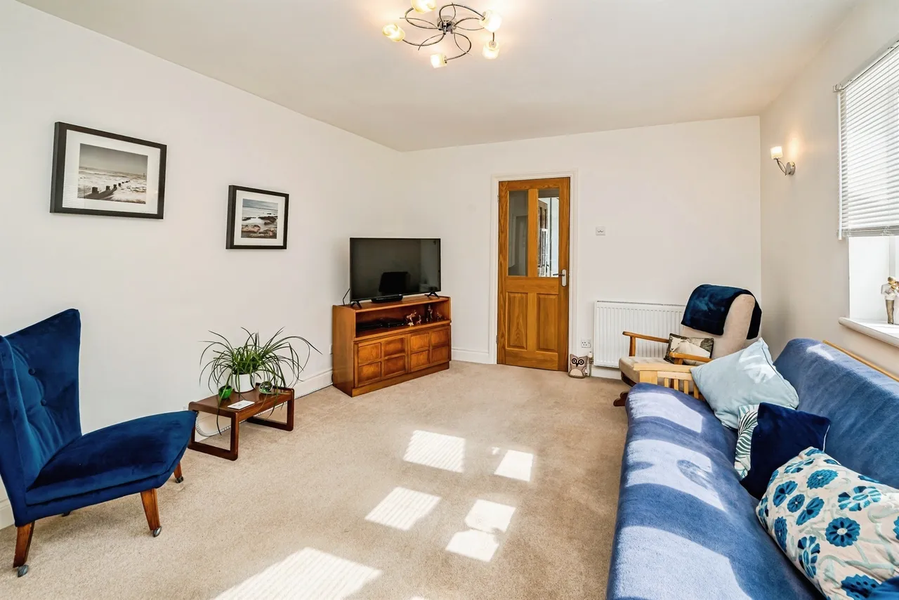 Mead Way, Slough, photo 6