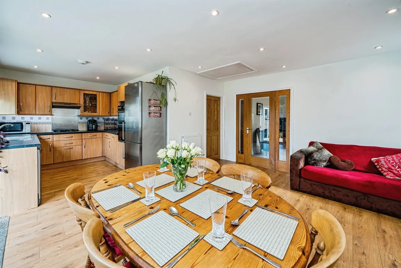 Mead Way, Slough, photo 9