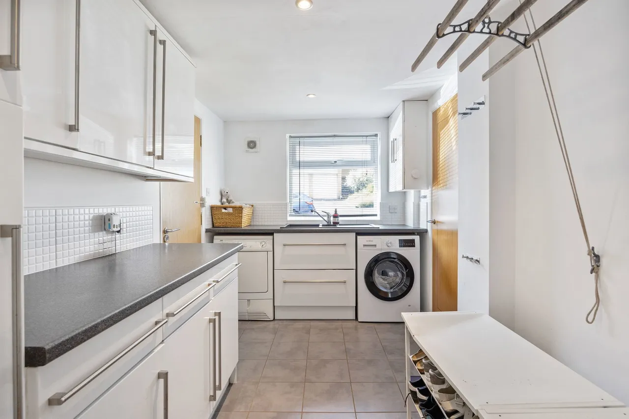 Hartlebury Way, Charlton Kings, Cheltenham, GL52 6YB, photo 10