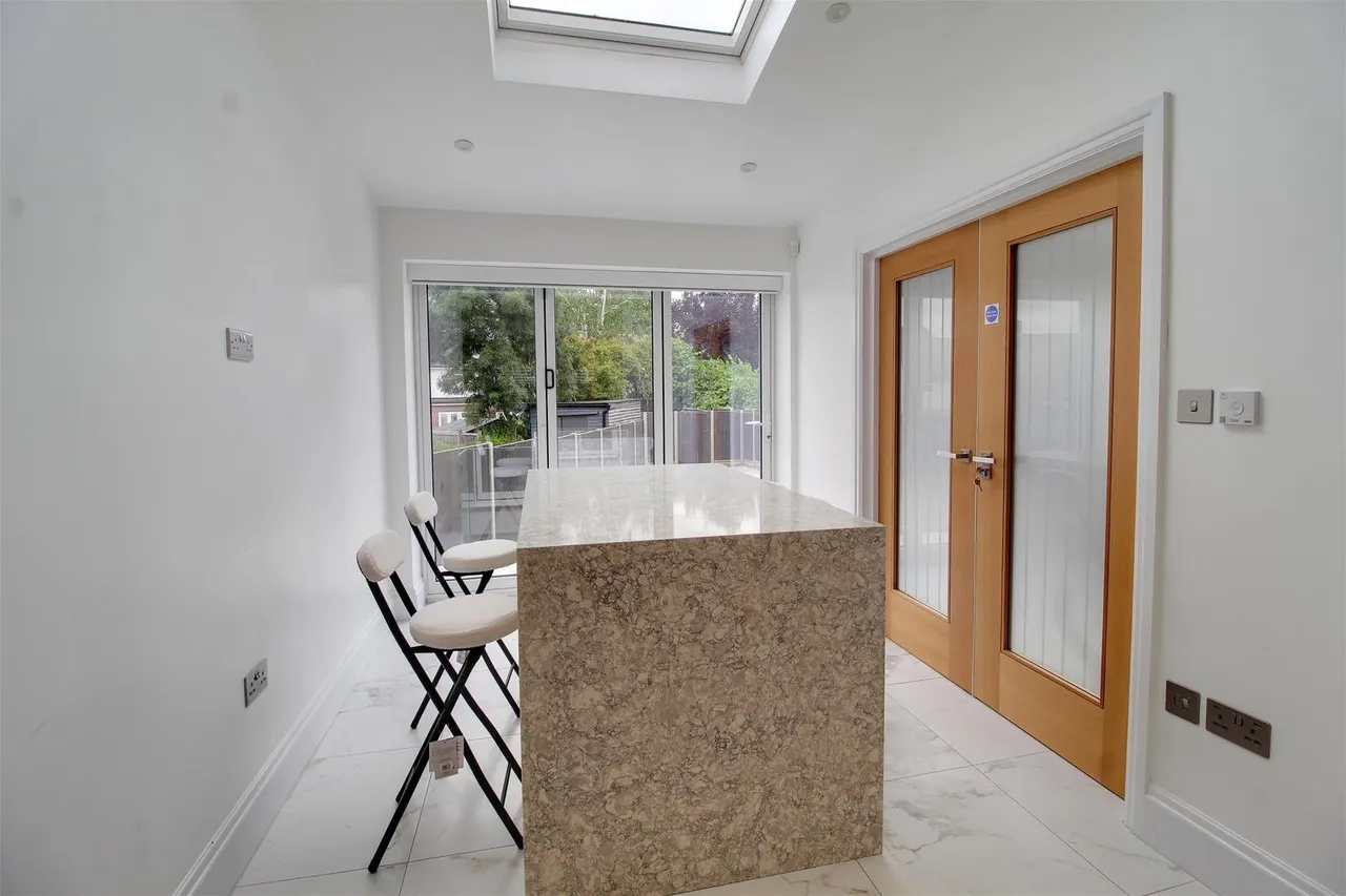 Rushfield, Potters Bar, Hertfordshire EN6 3HN, photo 7